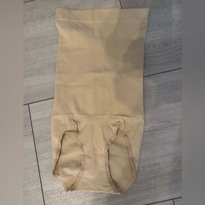 Seamless Tan Spanx shaper- New